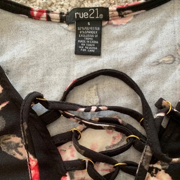 Floral Bodycon Dress - Picture 5 of 8